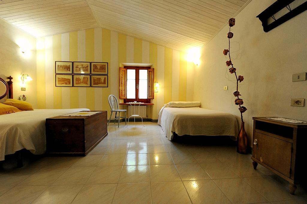 Mancino Bed & Breakfast Поджибонси Стая снимка