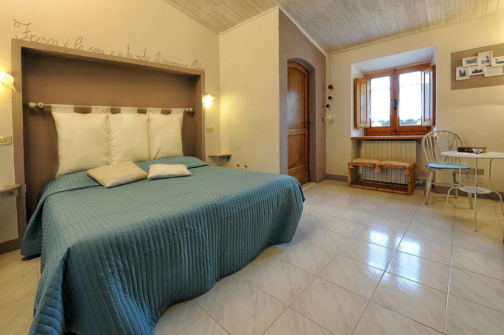 Mancino Bed & Breakfast Поджибонси Стая снимка