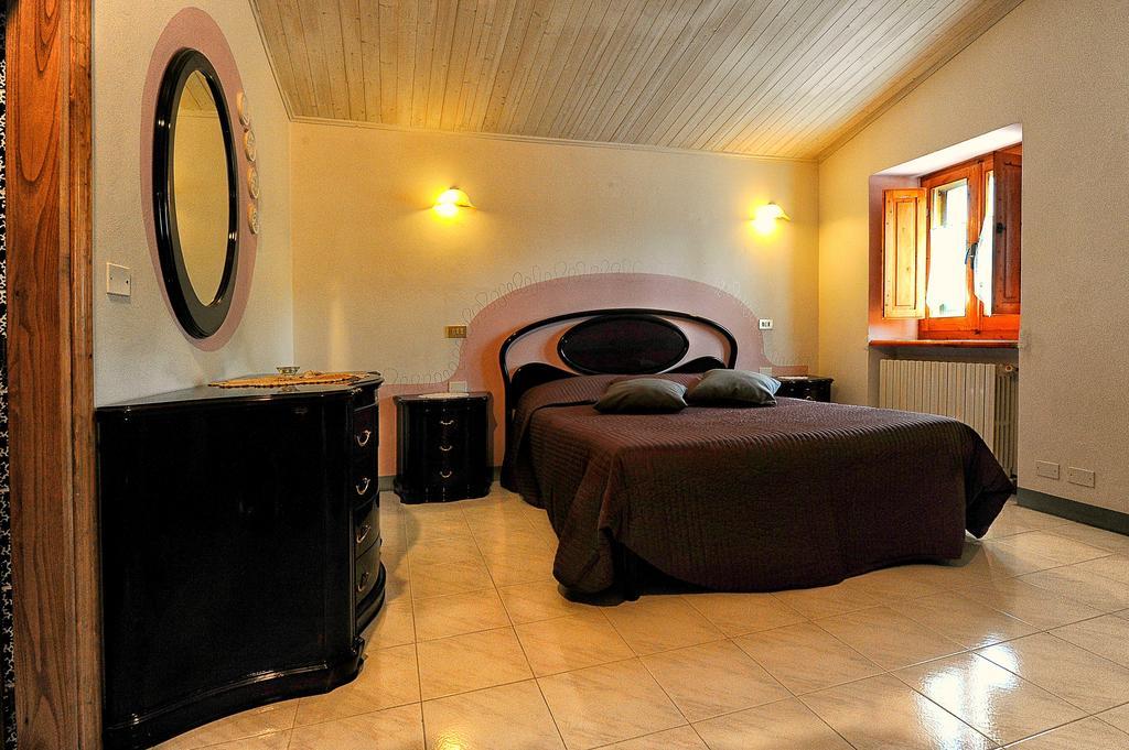 Mancino Bed & Breakfast Поджибонси Стая снимка
